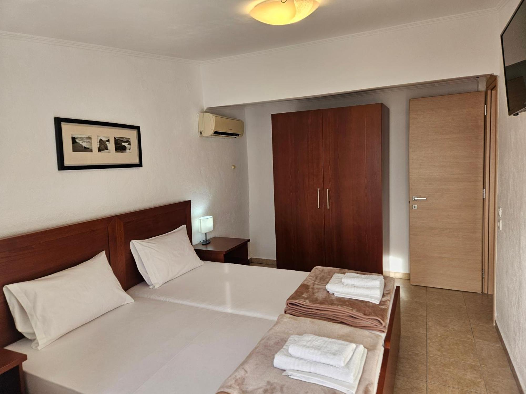 Leonidas Apartments Néa Péramos Εξωτερικό φωτογραφία