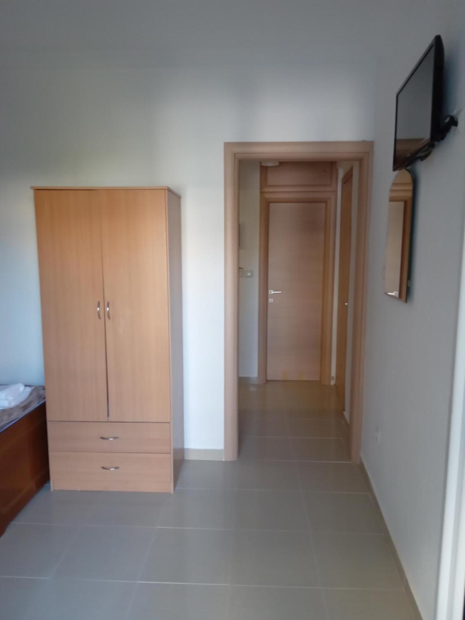 Leonidas Apartments Néa Péramos Εξωτερικό φωτογραφία
