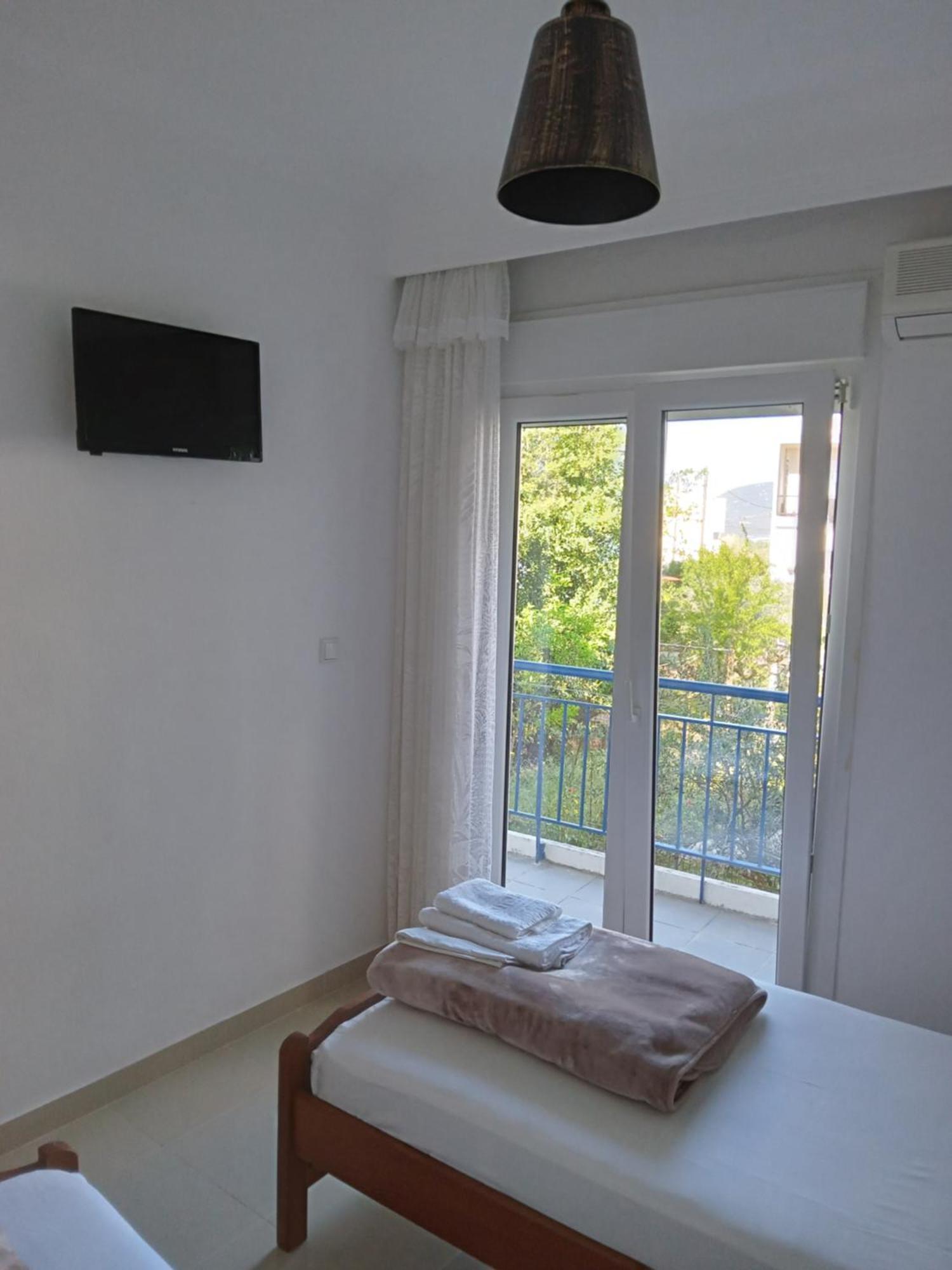 Leonidas Apartments Néa Péramos Εξωτερικό φωτογραφία