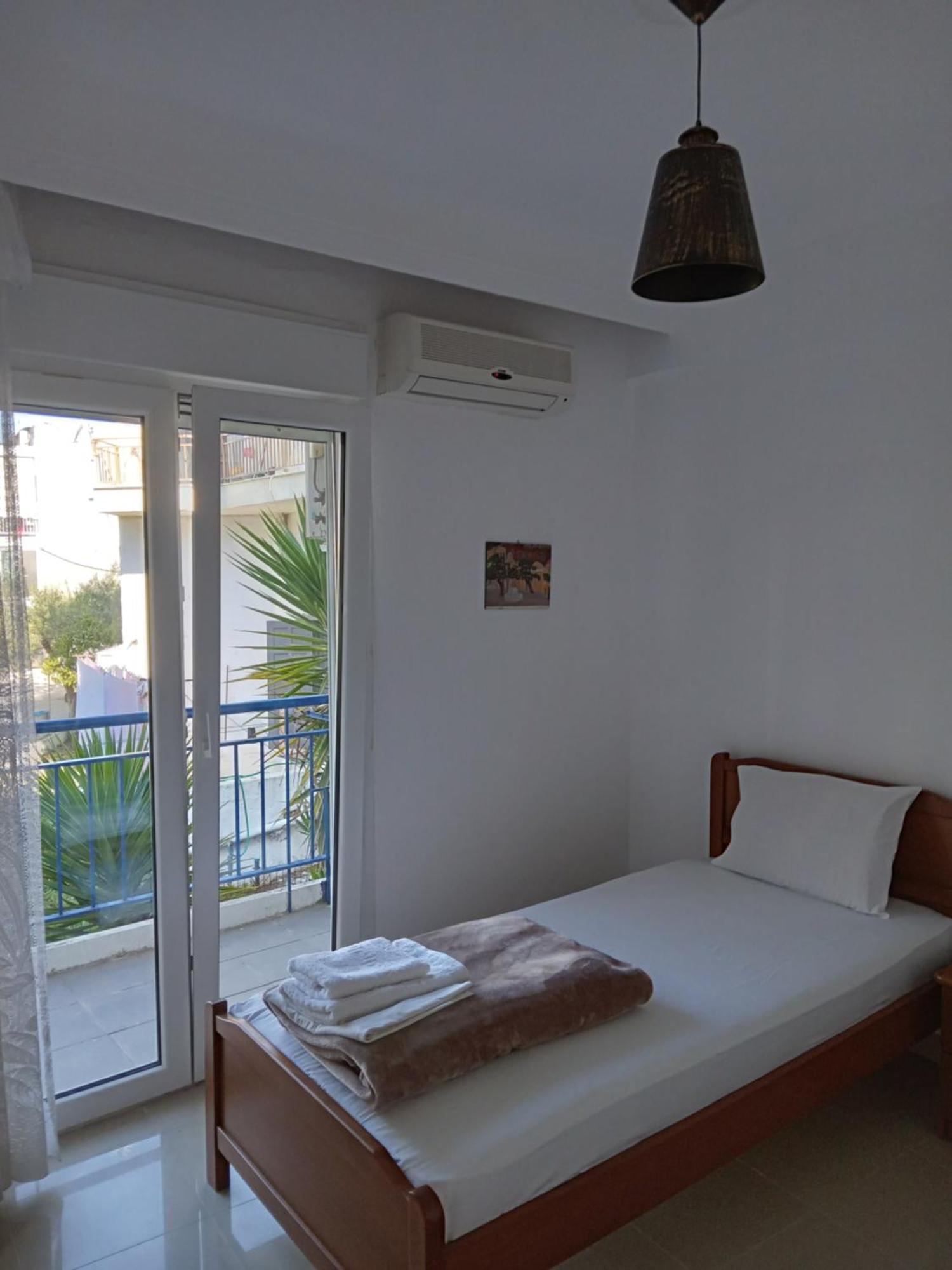 Leonidas Apartments Néa Péramos Εξωτερικό φωτογραφία