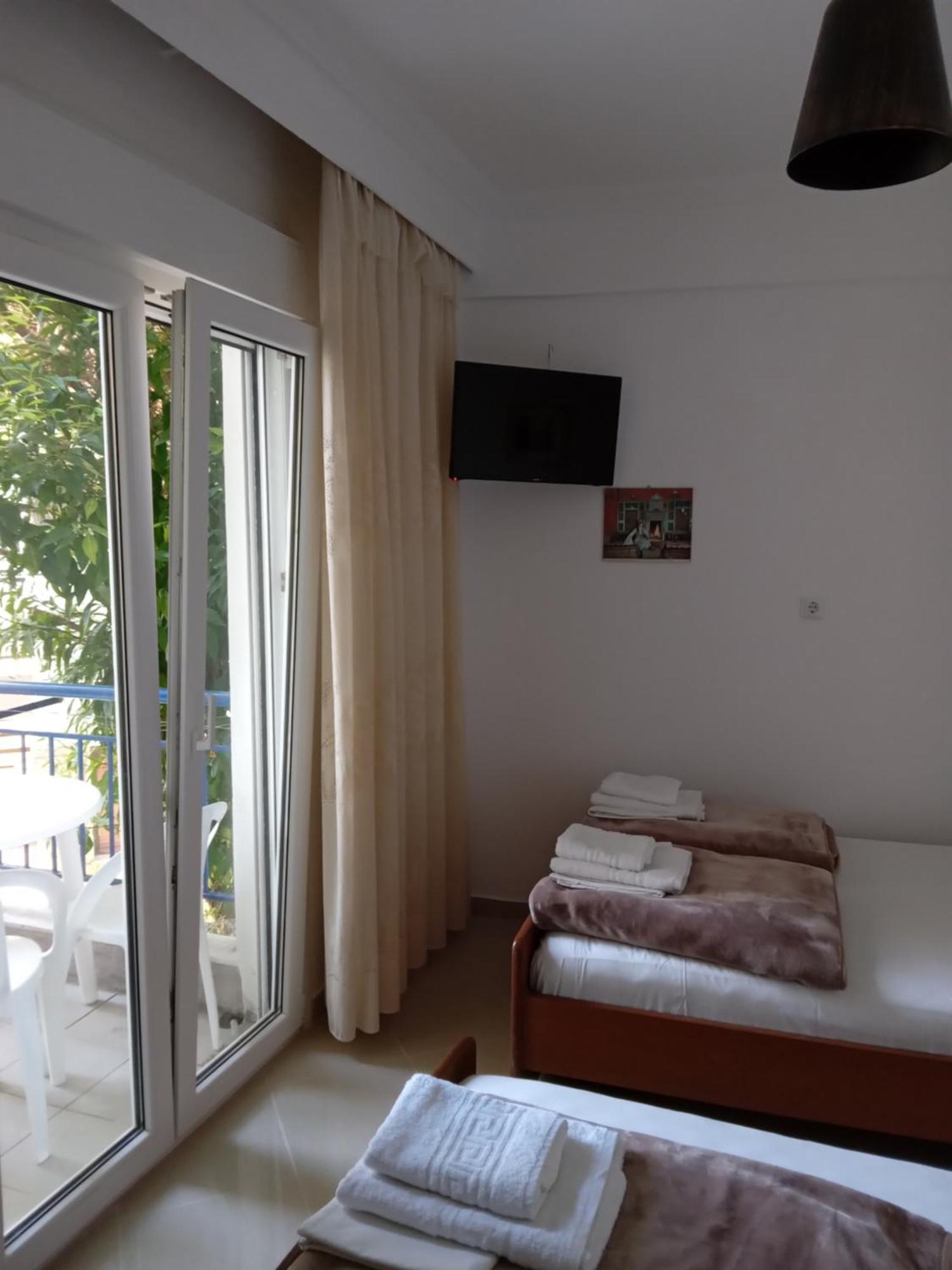 Leonidas Apartments Néa Péramos Εξωτερικό φωτογραφία