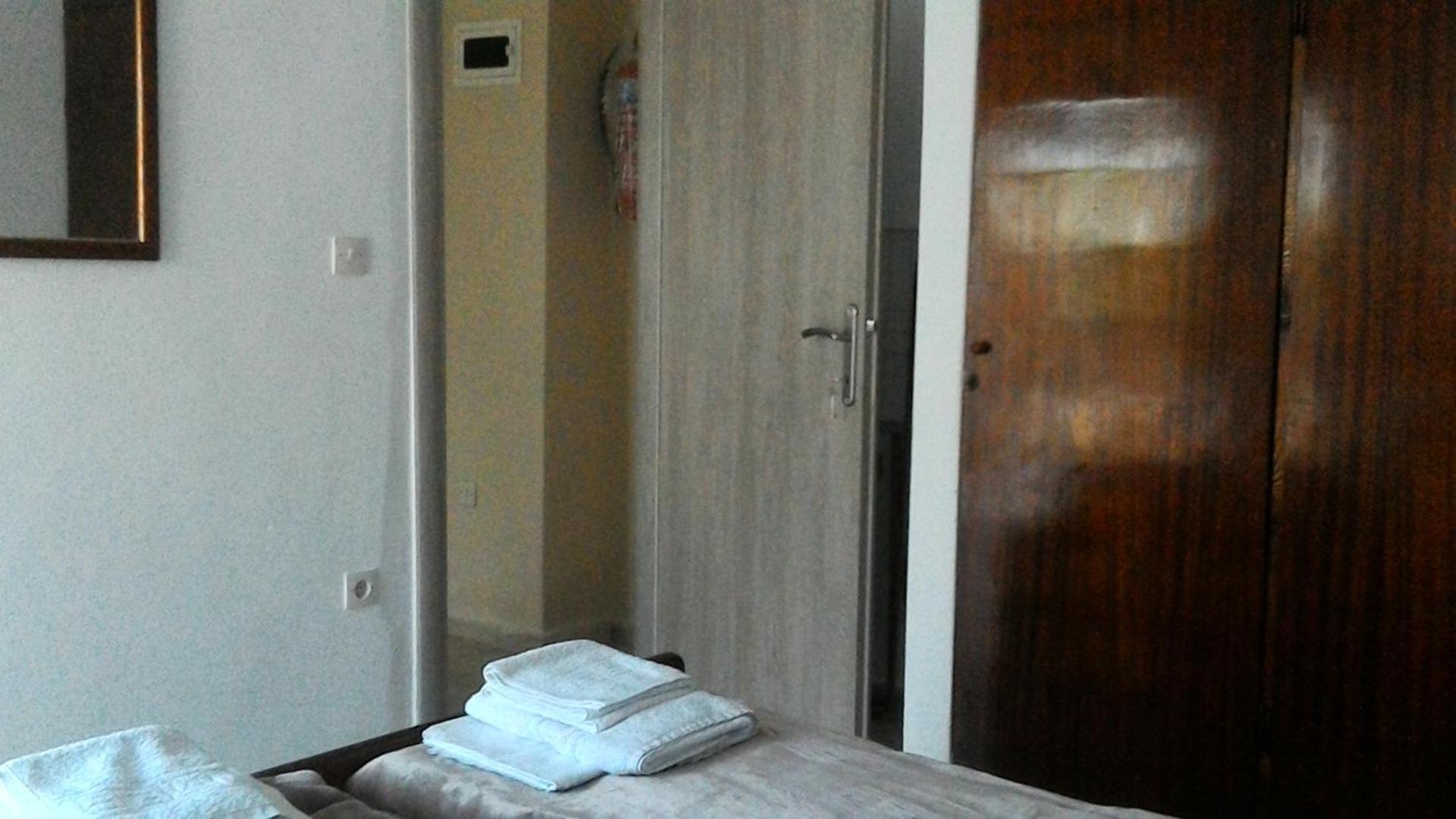 Leonidas Apartments Néa Péramos Εξωτερικό φωτογραφία