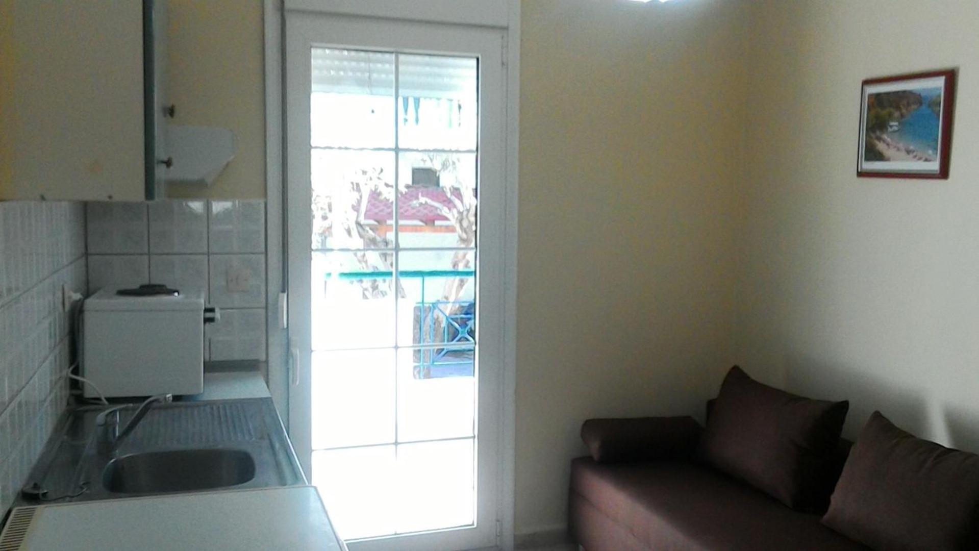Leonidas Apartments Néa Péramos Εξωτερικό φωτογραφία