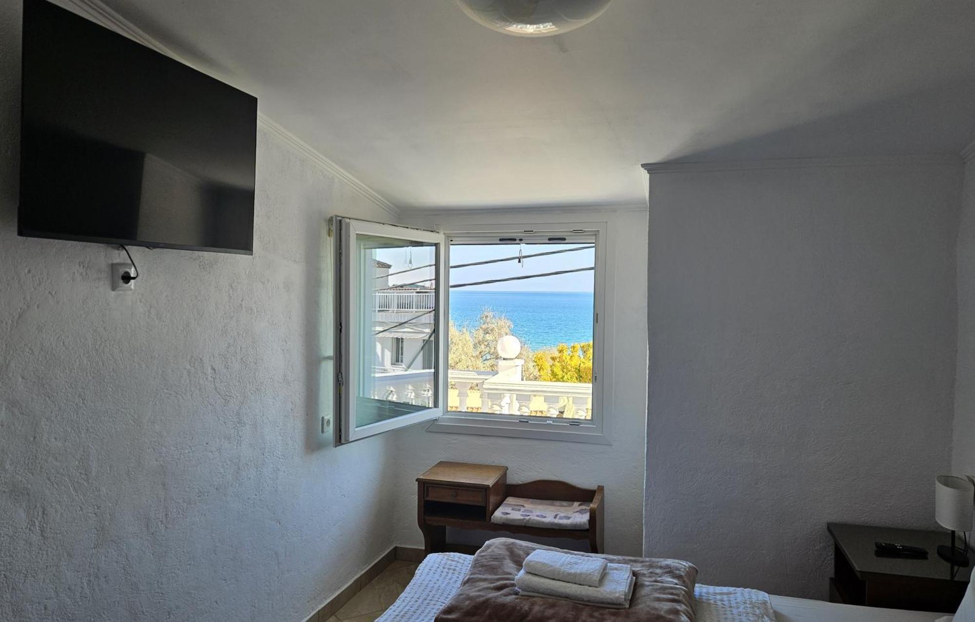 Leonidas Apartments Néa Péramos Εξωτερικό φωτογραφία