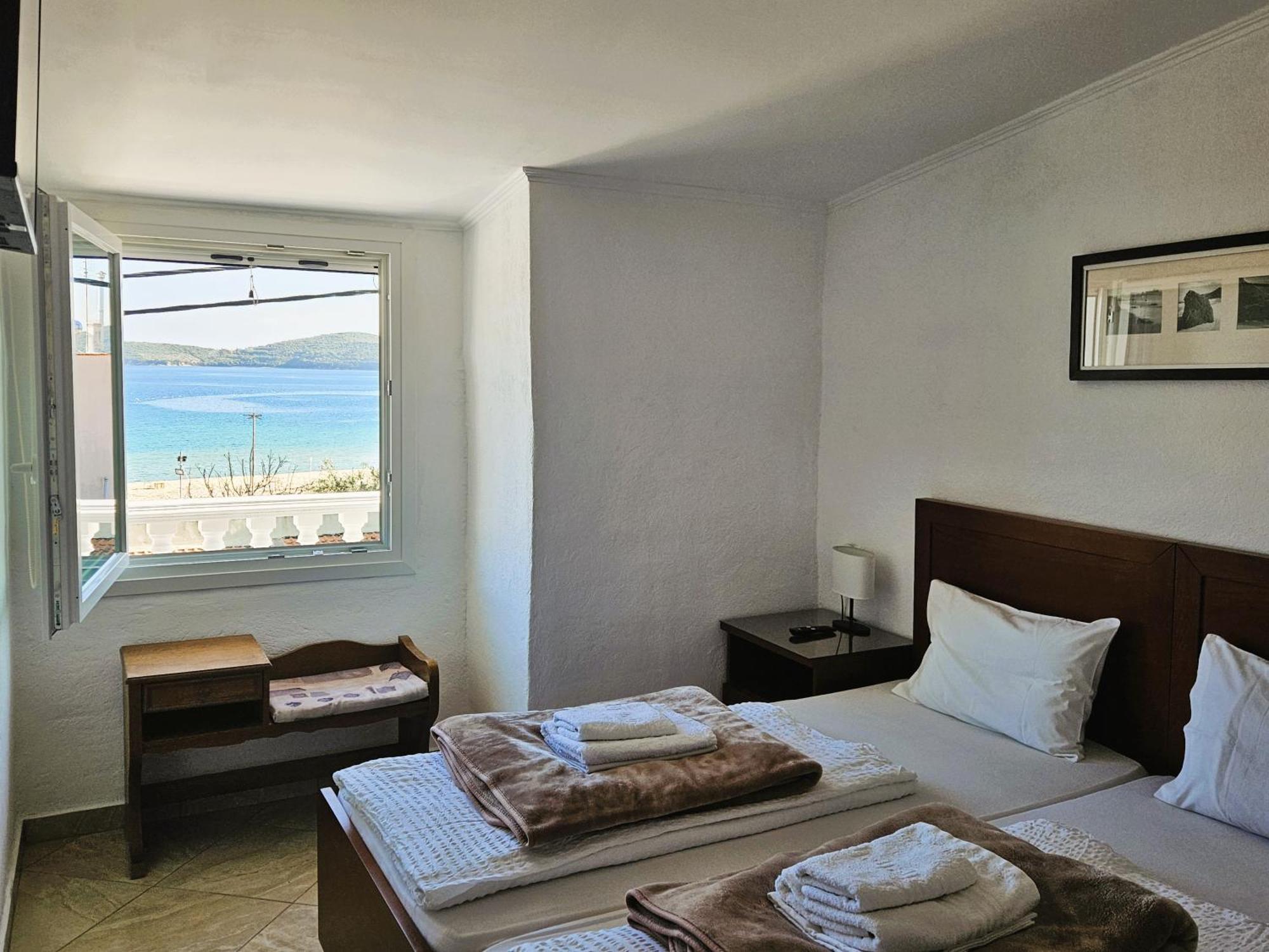 Leonidas Apartments Néa Péramos Εξωτερικό φωτογραφία