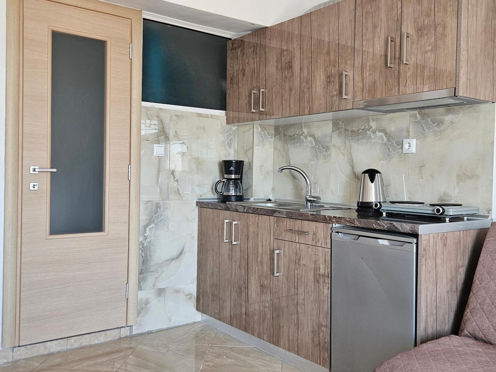 Leonidas Apartments Néa Péramos Εξωτερικό φωτογραφία