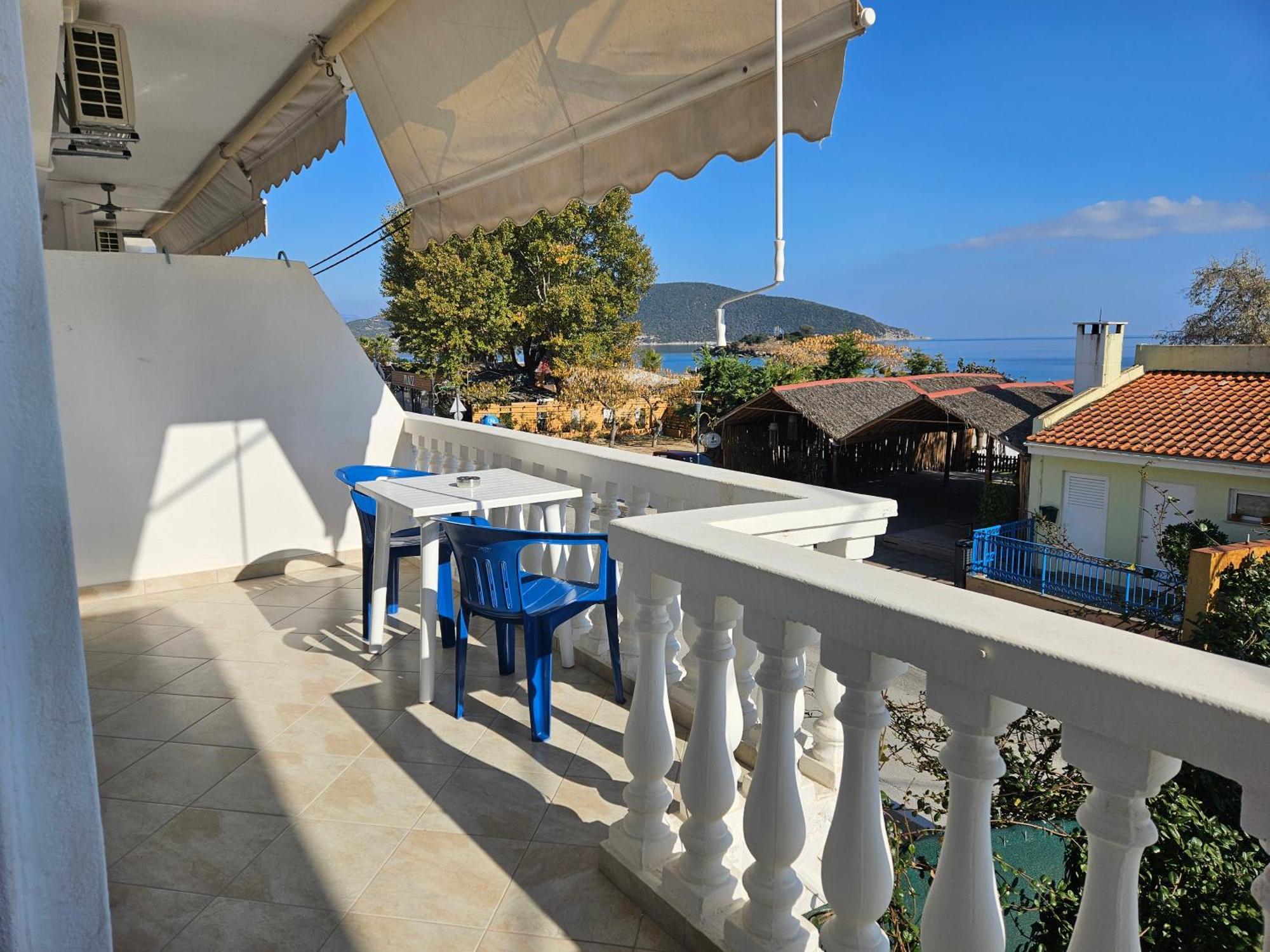 Leonidas Apartments Néa Péramos Εξωτερικό φωτογραφία